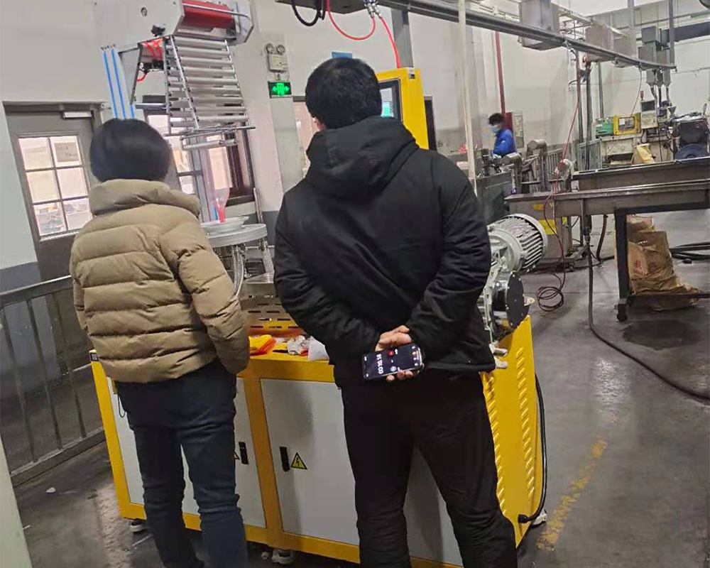 色母粒吹膜机用户现场