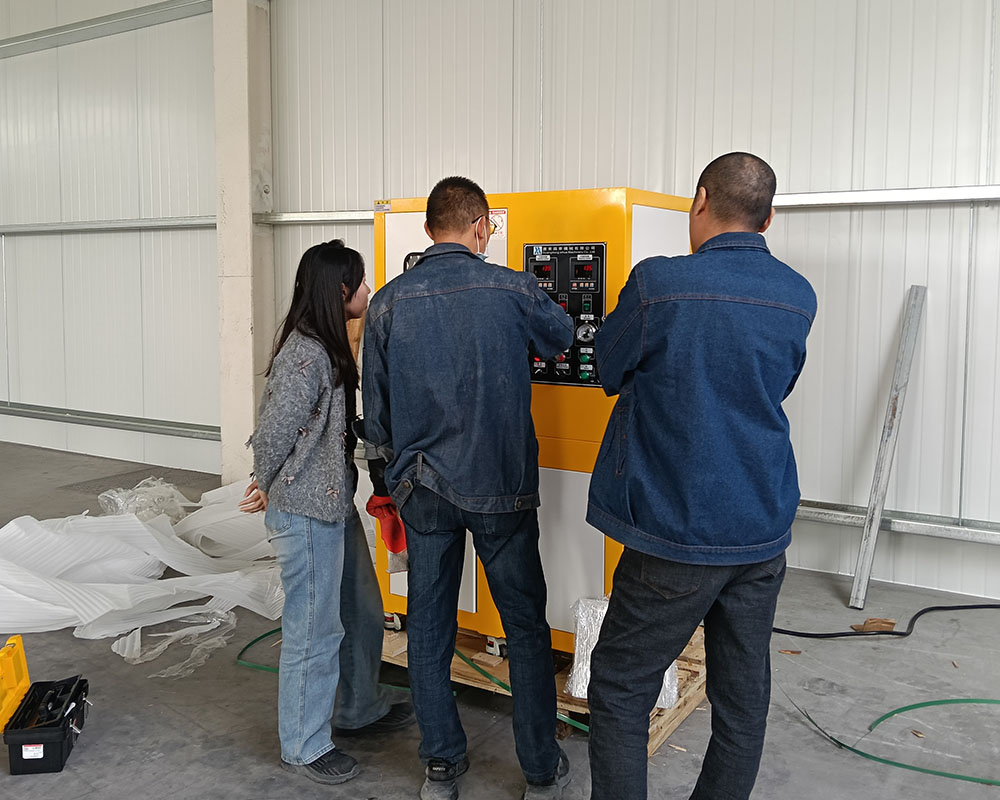 复合材料盖板研发如何提效？平板硫化机成关键装备