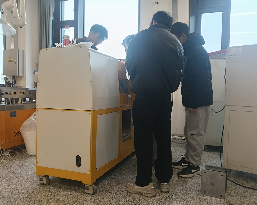 广东锡华注塑机助力阻燃材料的研究